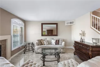 Photo #5: 2218621 Listing