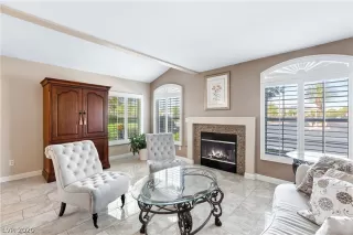 Photo #6: 2218621 Listing