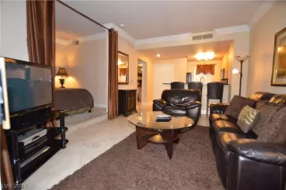 Photo #5: 2218632 Listing