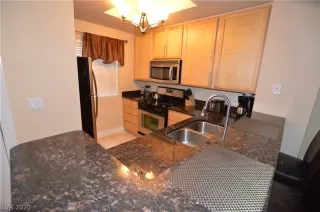 Photo #6: 2218632 Listing