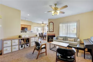 Photo #1: 2218704 Listing