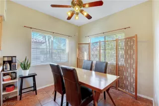 Photo #5: 2218704 Listing