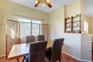 Photo #6: 2218704 Listing