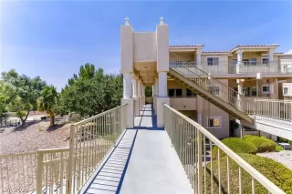 Photo #3: 2218716 Listing