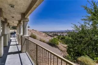 Photo #5: 2218716 Listing