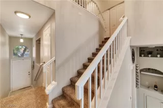 Photo #5: 2218750 Listing