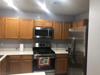 Photo #5: 2218757 Listing