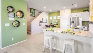 Photo #2: 2218818 Listing