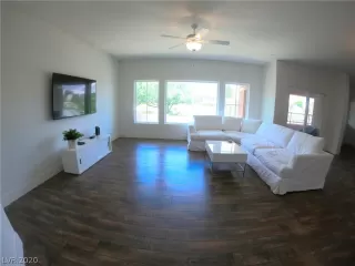 Photo #2: 2218834 Listing 