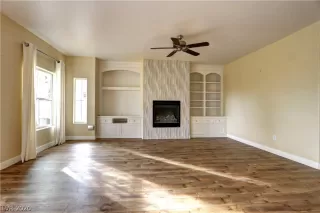 Photo #3: 2218840 Listing