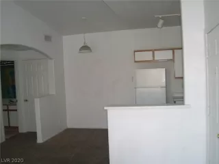 Photo #3: 2218862 Listing