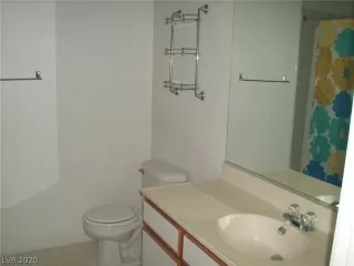 Photo #6: 2218862 Listing