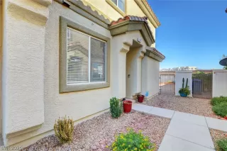 Photo #3: 2218887 Listing