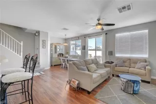 Photo #5: 2218887 Listing