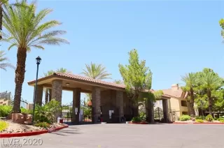 Photo #1: 2218893 Listing