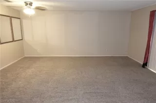 Photo #6: 2218915 Listing 