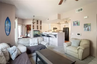 Photo #3: 2218972 Listing