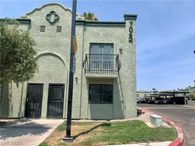 MLS: 2218988 Condo For Sale