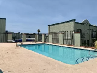 Photo #4: 2218988 Listing 
