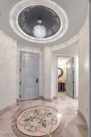 Photo #2: 2219000 Listing