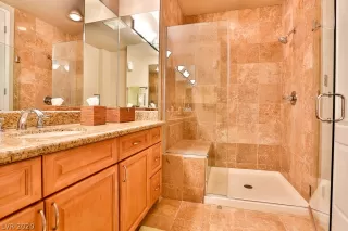 Photo #4: 2219029 Listing