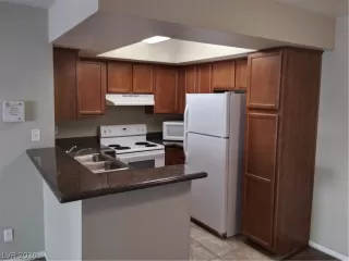 Photo #5: 2219042 Listing 