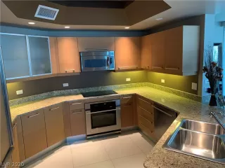 Photo #1: 2219046 Listing 