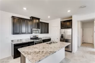 Photo #3: 2219067 Listing