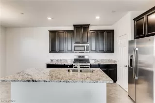 Photo #5: 2219067 Listing