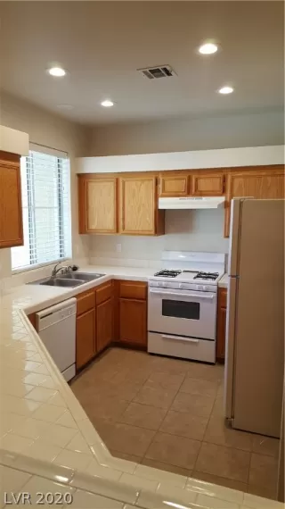 Photo #5: 2219070 Listing