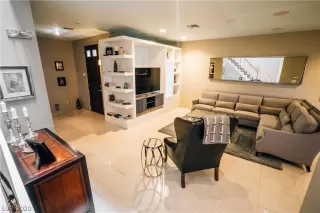 Photo #3: 2219086 Listing 