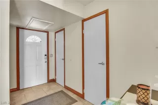 Photo #3: 2219117 Listing 