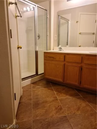 Photo #5: 2219129 Listing