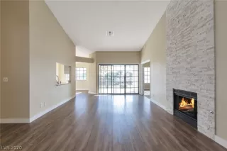 Photo #2: 2219140 Listing