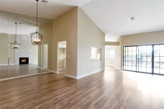 Photo #3: 2219140 Listing