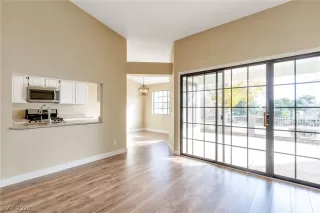 Photo #4: 2219140 Listing