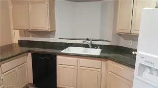 Photo #5: 2219245 Listing 