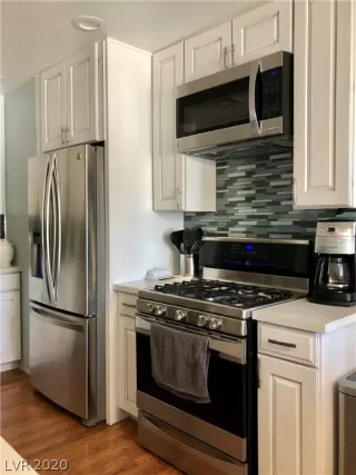 Photo #2: 2219394 Listing