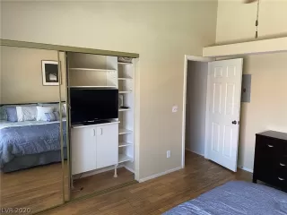 Photo #3: 2219401 Listing 