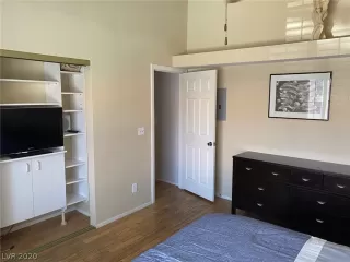 Photo #4: 2219401 Listing 