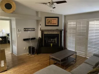 Photo #5: 2219401 Listing 