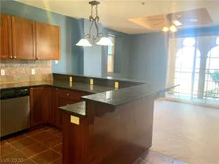 Photo #6: 2219422 Listing 