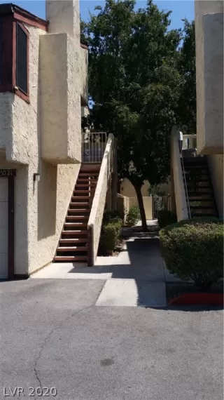 Photo #3: 2219437 Listing