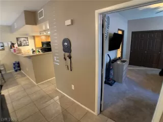 Photo #4: 2219517 Listing