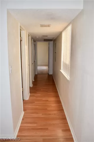 Photo #4: 2219550 Listing