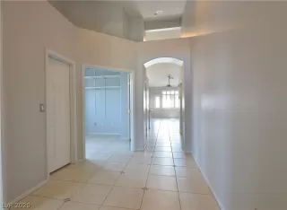 Photo #4: 2219553 Listing