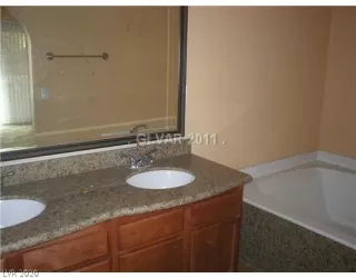 Photo #5: 2219561 Listing 