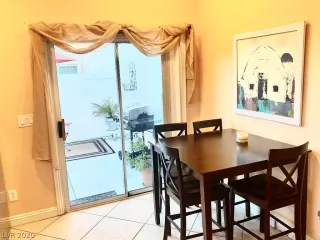 Photo #5: 2219565 Listing