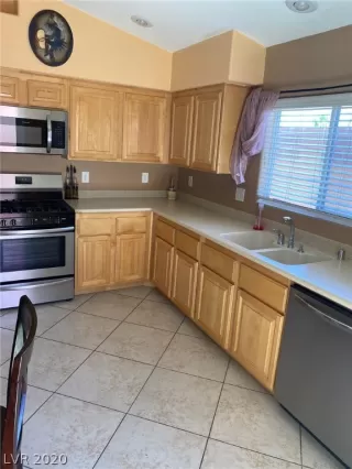 Photo #6: 2219565 Listing