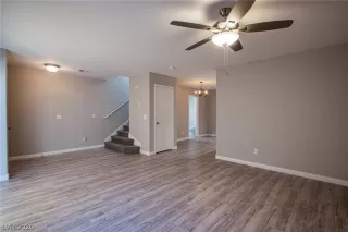 Photo #5: 2219594 Listing